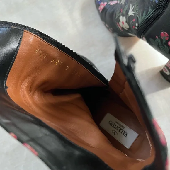 Valentino Garavani Floral Heeled Boots size 37.5 - Picture 11 of 11